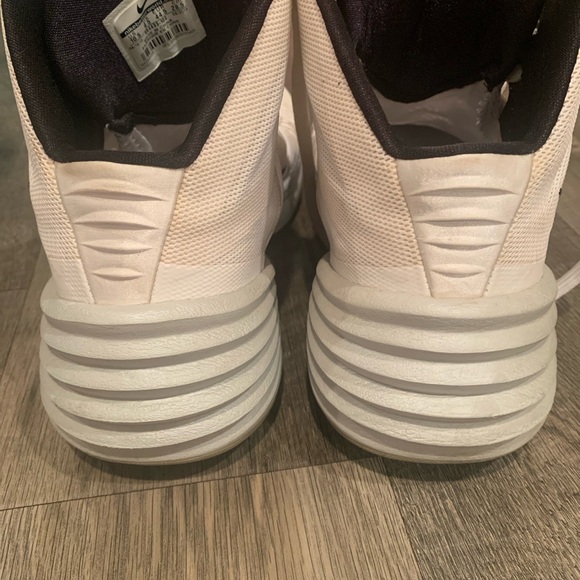 Nike Hyperdunk Basketball Shoes - 10.5 - Picture 4 of 5